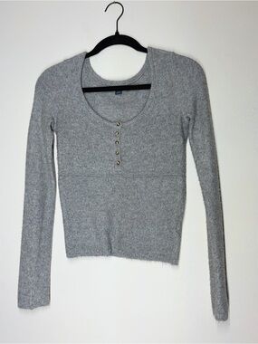 American Eagle Outfitters Heather Gray Long-Sleeve Scoop Henley
